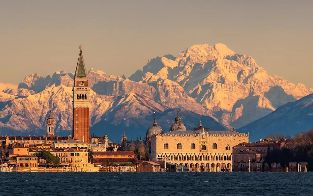 Gate1-Marcopoloairport-3 Camere Da Letto-Wifi-Netflix-15' Da Venezia Tessera